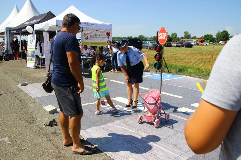 Стотици хора посетиха Зоната по пътна безопасност на ДАБДП в Стара Загора