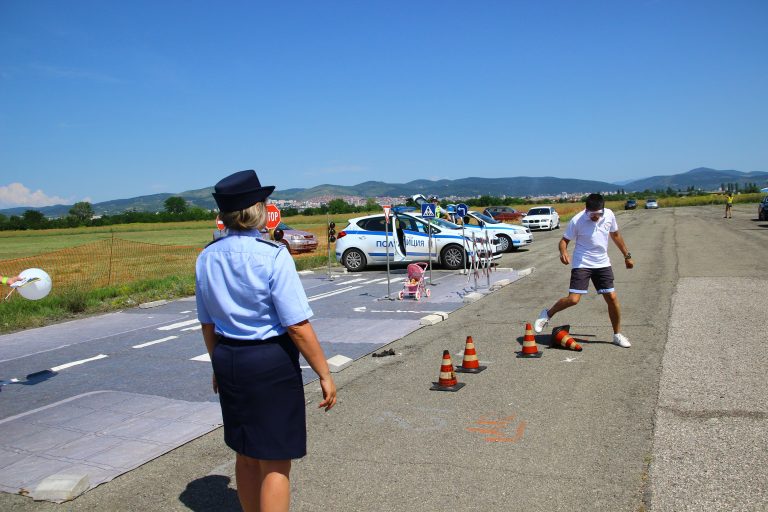 Стотици хора посетиха Зоната по пътна безопасност на ДАБДП в Стара Загора