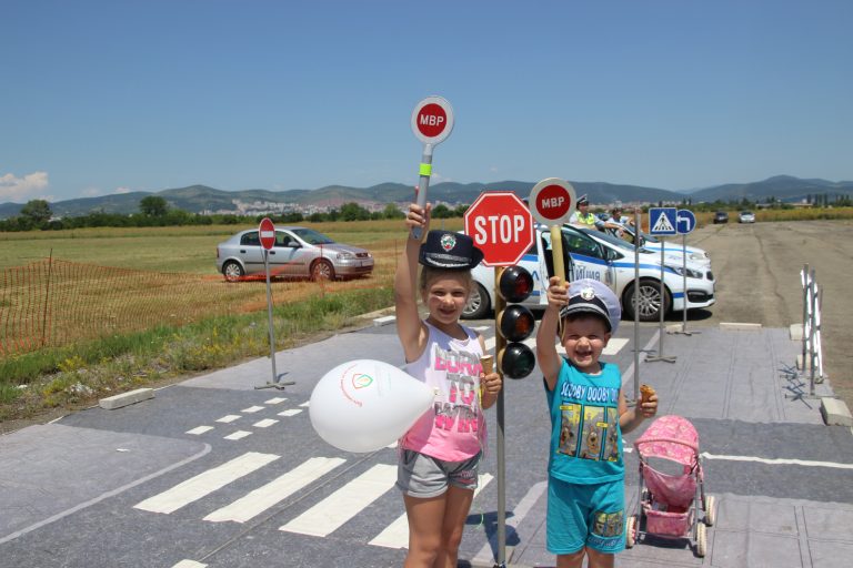 Стотици хора посетиха Зоната по пътна безопасност на ДАБДП в Стара Загора