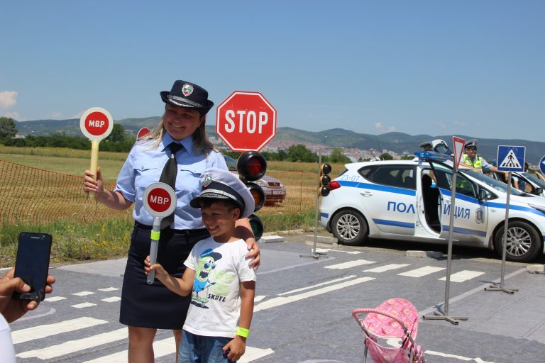 Стотици хора посетиха Зоната по пътна безопасност на ДАБДП в Стара Загора