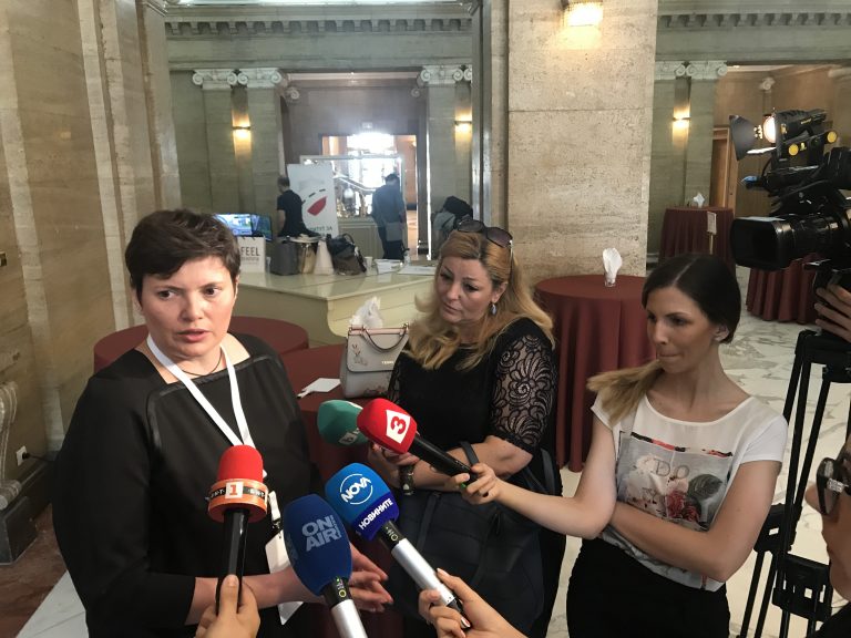 Малина Крумова: Разработваме интерактивна карта с всички рискови участъци в страната