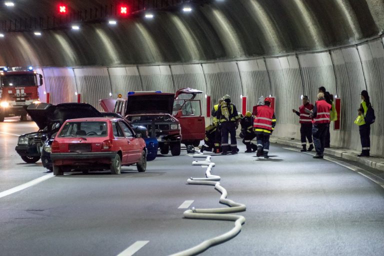 Мащабно учение провери времето за реакция и взаимодействието на институциите при пътен инцидент в тунелно съоръжение