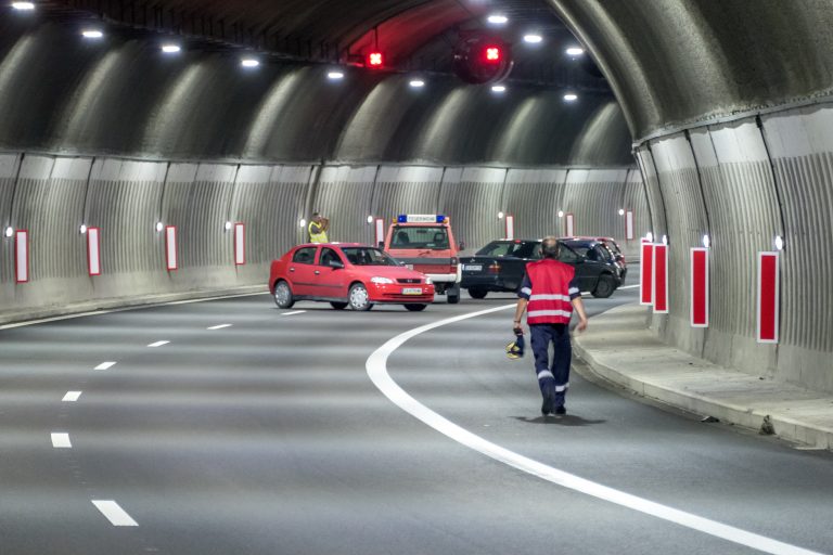 Мащабно учение провери времето за реакция и взаимодействието на институциите при пътен инцидент в тунелно съоръжение