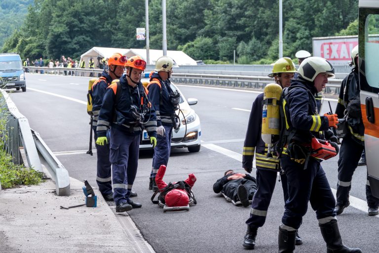 Мащабно учение провери времето за реакция и взаимодействието на институциите при пътен инцидент в тунелно съоръжение