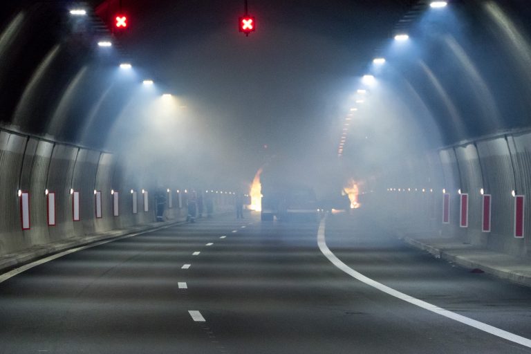 Мащабно учение провери времето за реакция и взаимодействието на институциите при пътен инцидент в тунелно съоръжение