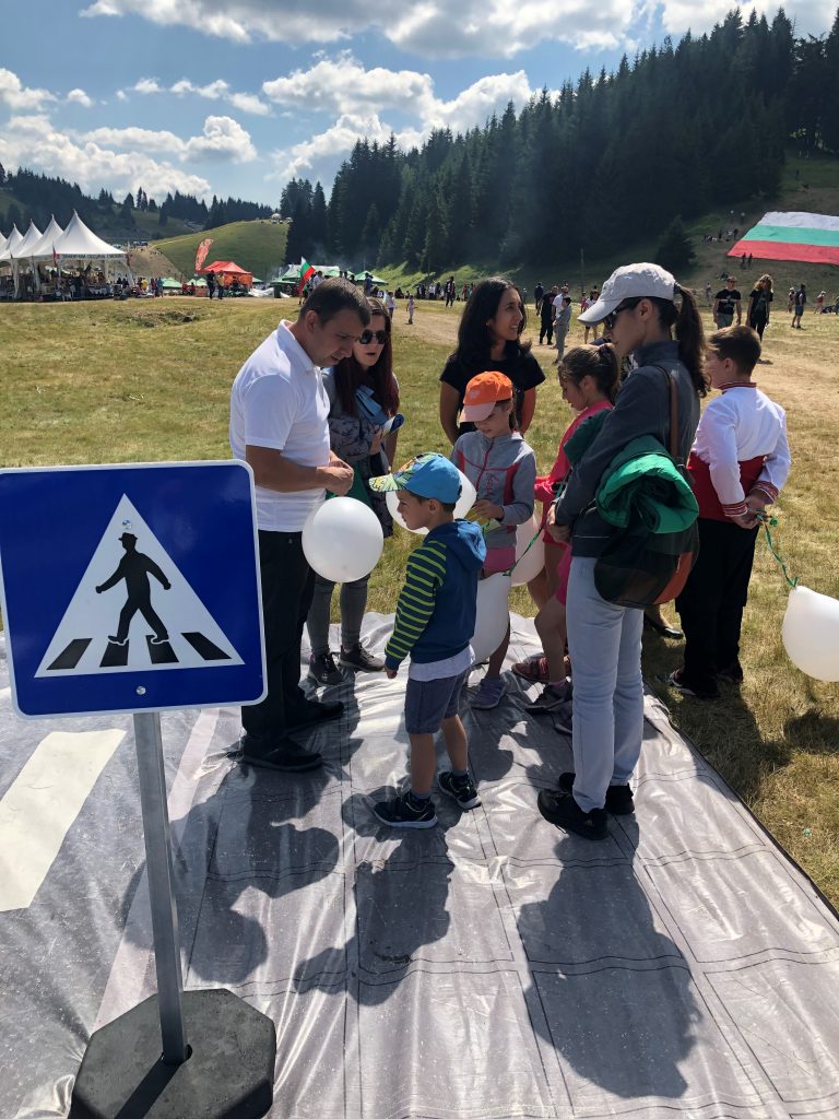 Превантивни мерки за повишаване на пътната безопасност поради голямото струпване на хора и автомобили на фестивала „Рожен“