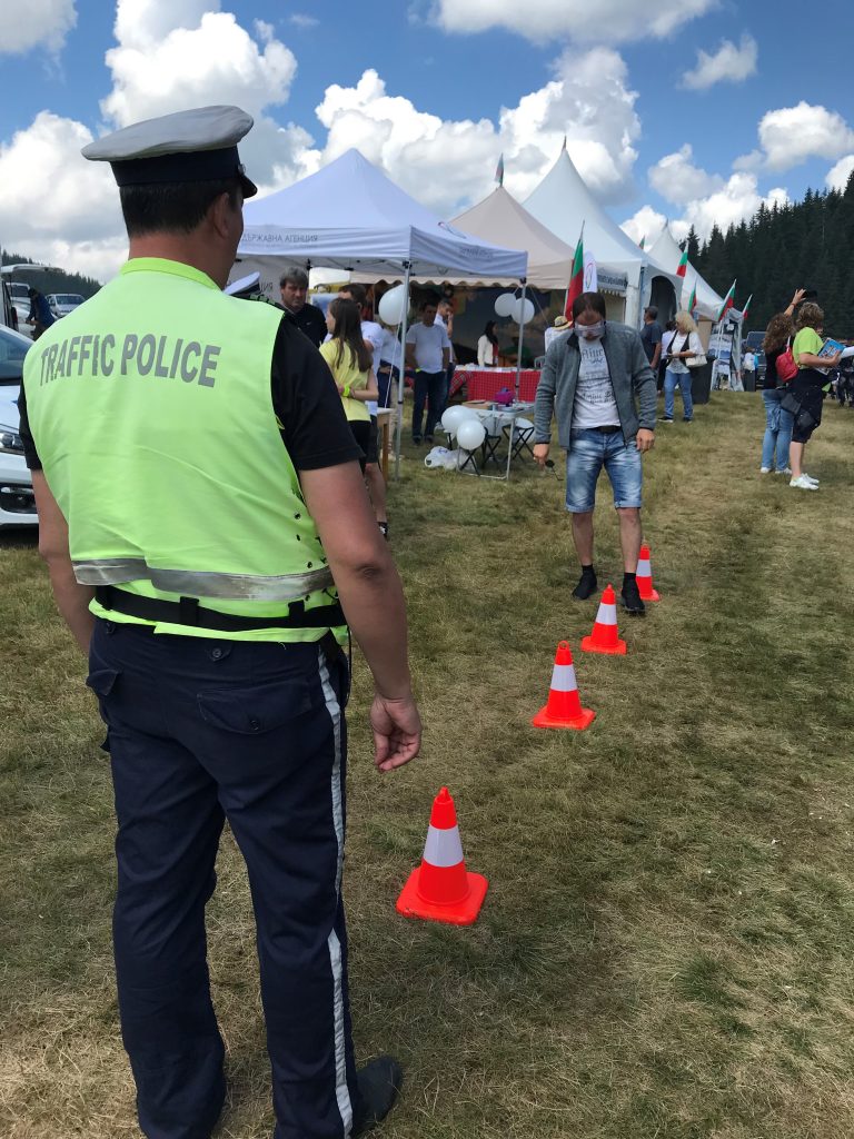Превантивни мерки за повишаване на пътната безопасност поради голямото струпване на хора и автомобили на фестивала „Рожен“