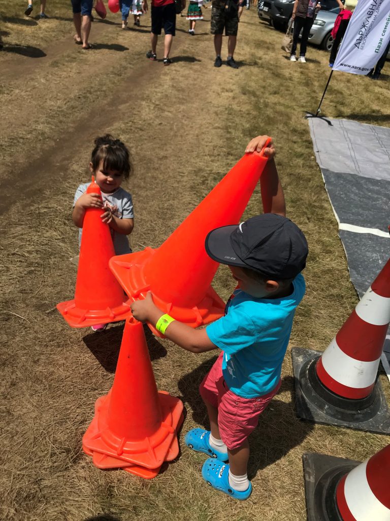 Превантивни мерки за повишаване на пътната безопасност поради голямото струпване на хора и автомобили на фестивала „Рожен“
