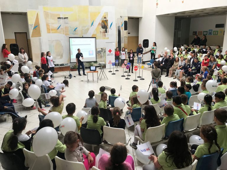 Над 90% от хората не знаят до каква възраст децата трябва да използват детско столче в автомобила Над 90% от хората не знаят до каква възраст децата трябва да използват детско столче в автомобила