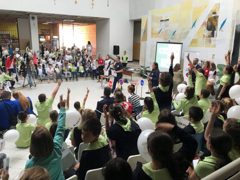 Над 90% от хората не знаят до каква възраст децата трябва да използват детско столче в автомобила Над 90% от хората не знаят до каква възраст децата трябва да използват детско столче в автомобила