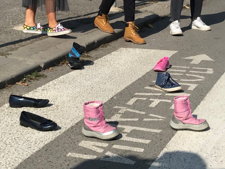 Над 90% от хората не знаят до каква възраст децата трябва да използват детско столче в автомобила Над 90% от хората не знаят до каква възраст децата трябва да използват детско столче в автомобила