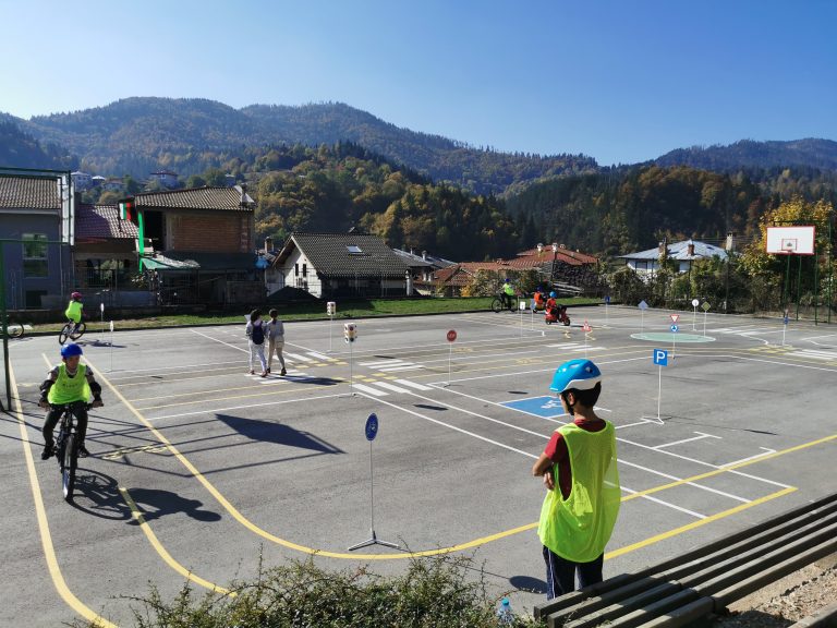 Открит бе Областен център за обучение по безопасност на движението по пътищата в град Смолян Открит бе Областен център за обучение по безопасност на движението по пътищата в град Смолян