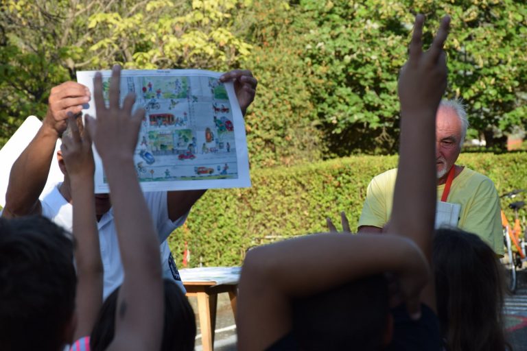 Над 200 деца от цялата страна преминаха лятна олимпиада по пътна безопасност