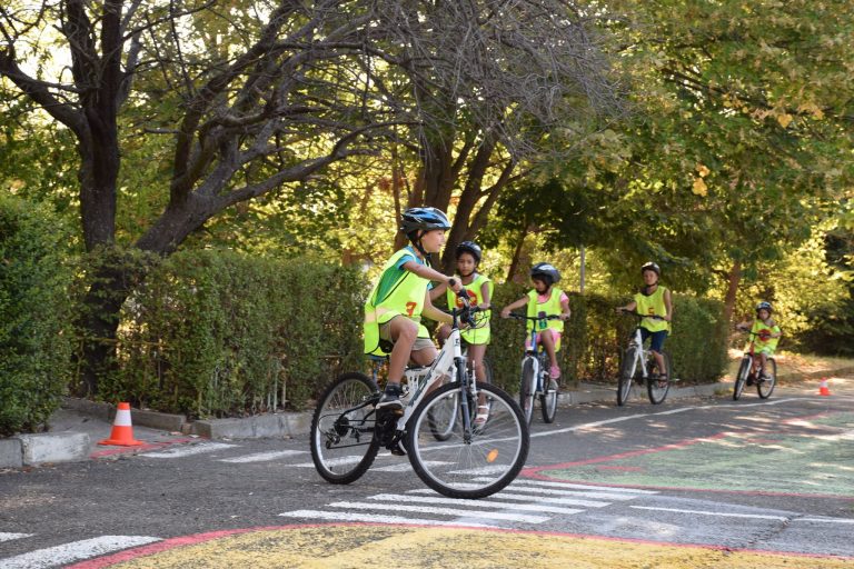 Над 200 деца от цялата страна преминаха лятна олимпиада по пътна безопасност