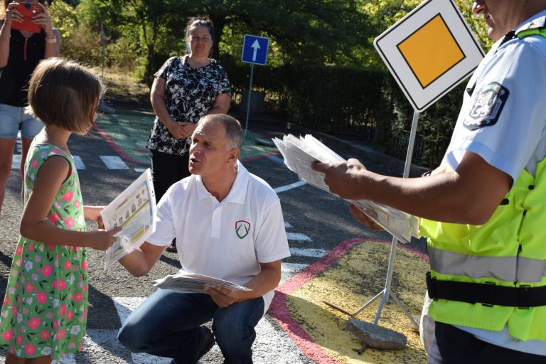 Над 200 деца от цялата страна преминаха лятна олимпиада по пътна безопасност