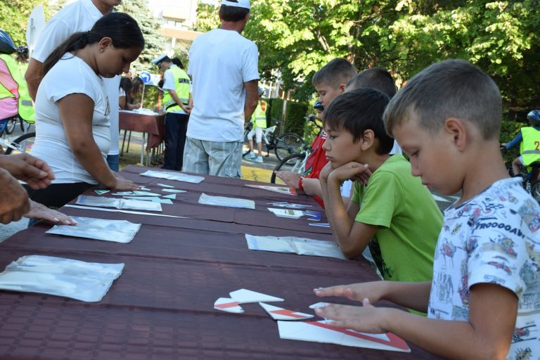 Над 200 деца от цялата страна преминаха лятна олимпиада по пътна безопасност