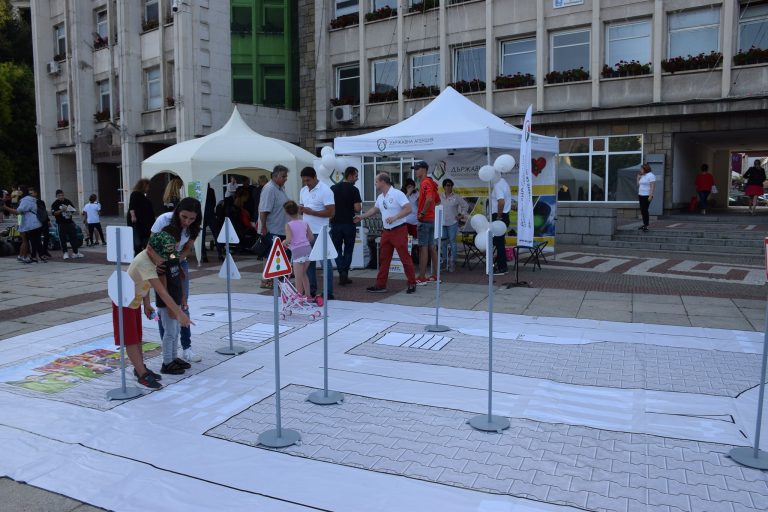 Под надслов „Движи се…РАЗУМНО“ премина вторият празник на пътната безопасност в Габрово Под надслов „Движи се…РАЗУМНО“ премина вторият празник на пътната безопасност в Габрово