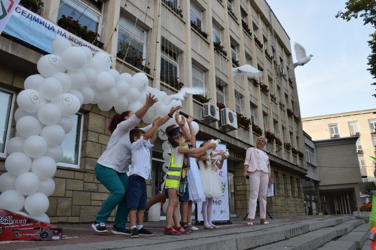 Под надслов „Движи се…РАЗУМНО“ премина вторият празник на пътната безопасност в Габрово Под надслов „Движи се…РАЗУМНО“ премина вторият празник на пътната безопасност в Габрово