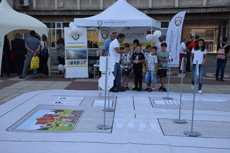 Под надслов „Движи се…РАЗУМНО“ премина вторият празник на пътната безопасност в Габрово Под надслов „Движи се…РАЗУМНО“ премина вторият празник на пътната безопасност в Габрово