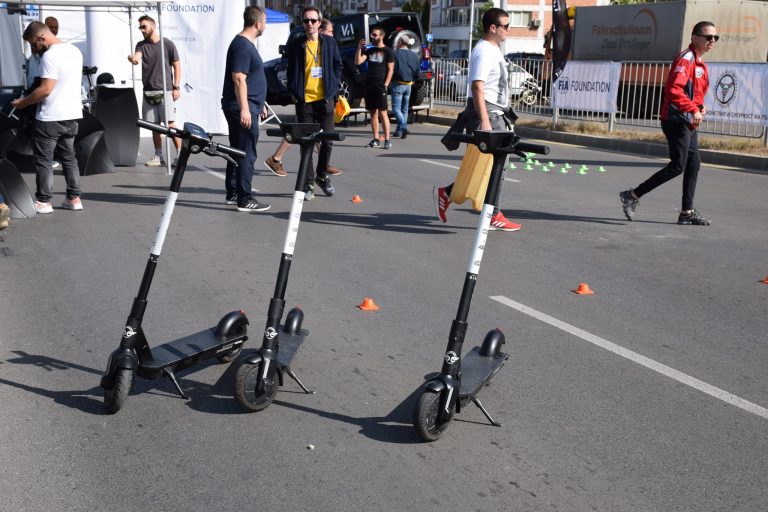 Анкета сред младите водачи показва: 85% препоръчват да се шофира с придружител след взимане на книжка