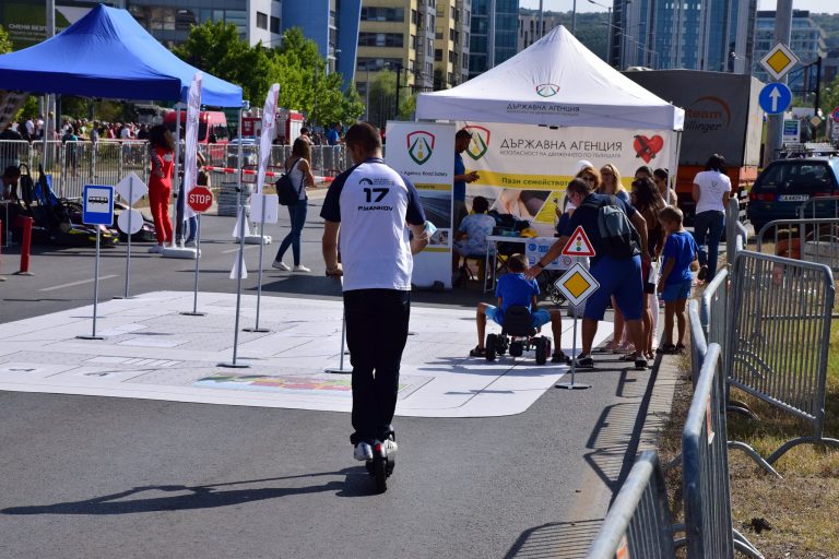 Анкета сред младите водачи показва: 85% препоръчват да се шофира с придружител след взимане на книжка