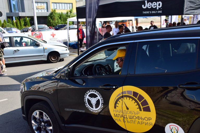 Анкета сред младите водачи показва: 85% препоръчват да се шофира с придружител след взимане на книжка