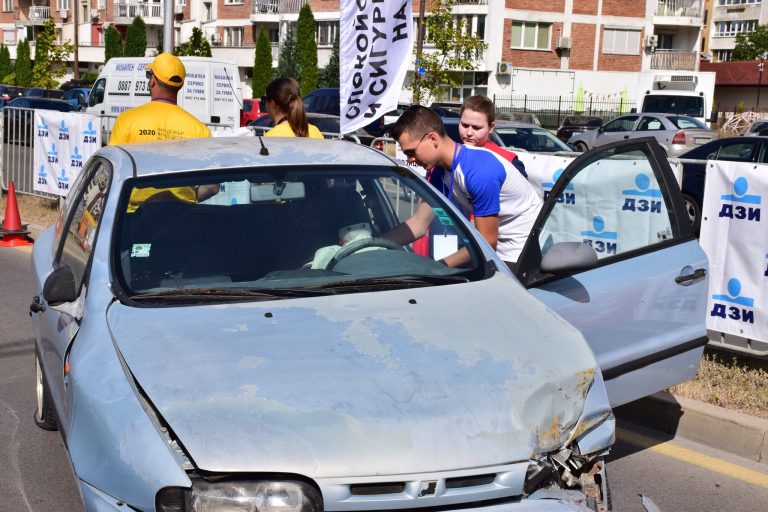 Анкета сред младите водачи показва: 85% препоръчват да се шофира с придружител след взимане на книжка