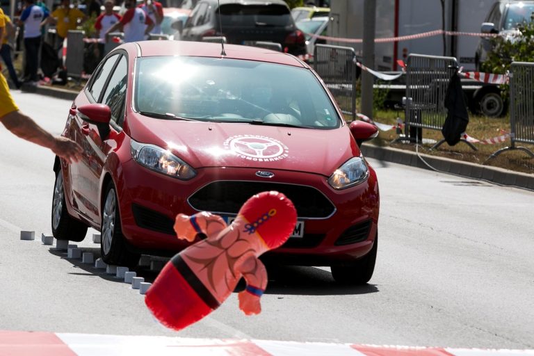 Анкета сред младите водачи показва: 85% препоръчват да се шофира с придружител след взимане на книжка