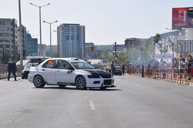 Анкета сред младите водачи показва: 85% препоръчват да се шофира с придружител след взимане на книжка