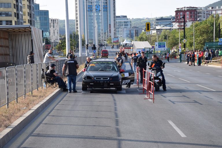 Анкета сред младите водачи показва: 85% препоръчват да се шофира с придружител след взимане на книжка