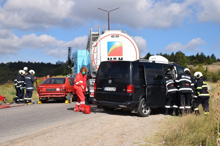 Учение за реакция при мащабно ПТП се проведе в Разград
