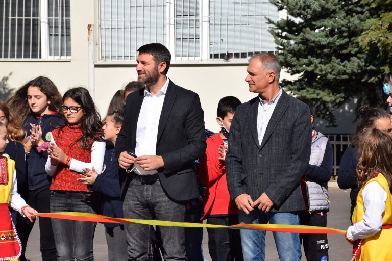 Площадка за интерактивно обучение по безопасност на движението по пътищата бе открита в столичното 54-о училище