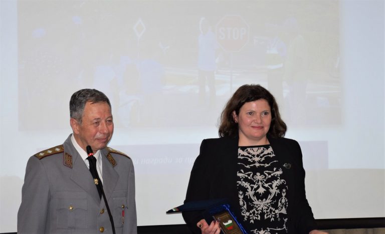 До 2 години България ще има цялостна електронна система за подаване на сигнали от гражданите за опасности на пътя До 2 години България ще има цялостна електронна система за подаване на сигнали от гражданите за опасности на пътя