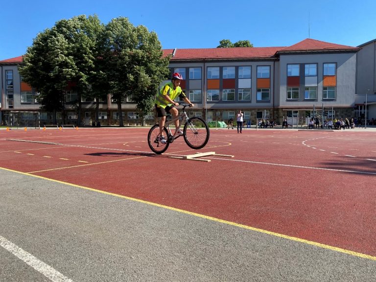 За първи път се проведе Национално състезание по безопасност на движението по пътищата за ученици За първи път се проведе Национално състезание по безопасност на движението по пътищата за ученици