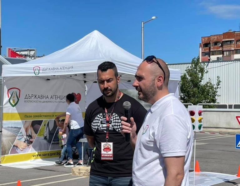 Под мотото “На пътя животът е с предимство“ премина рали „Сердика“ и двудневният авто-мото събор в централната част на София Под мотото “На пътя животът е с предимство“ премина рали „Сердика“ и двудневният авто-мото събор в централната част на София