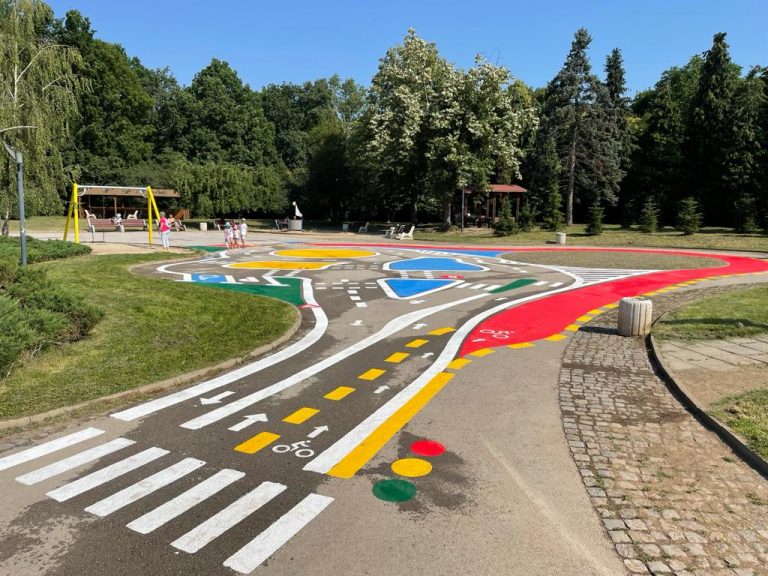 Нова площадка за обучение на деца по пътна безопасност в Южния парк