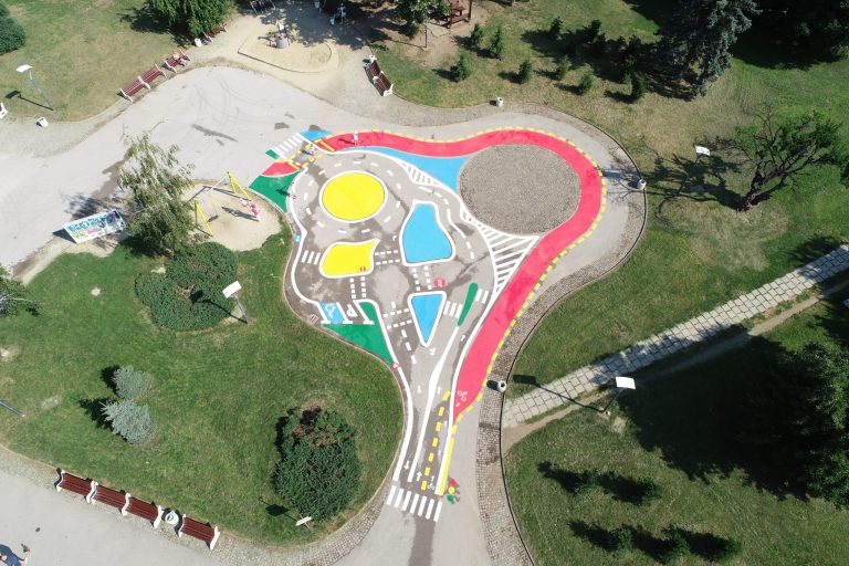 Нова площадка за обучение на деца по пътна безопасност в Южния парк