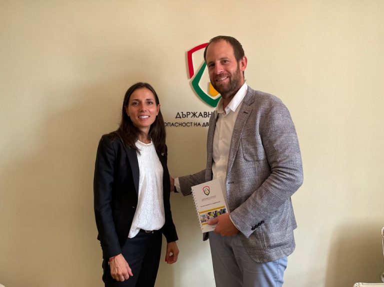 97649256-81c1-4a15-a7bd-fb58a7bccf71