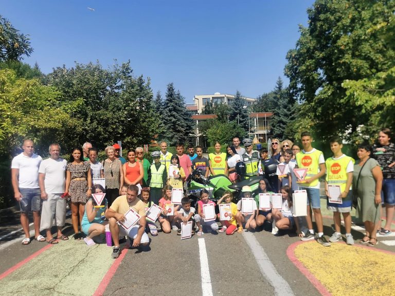 Около 300 деца от цялата страна взимат участие в лятна олимпиада по пътна безопасност Около 300 деца от цялата страна взимат участие в лятна олимпиада по пътна безопасност