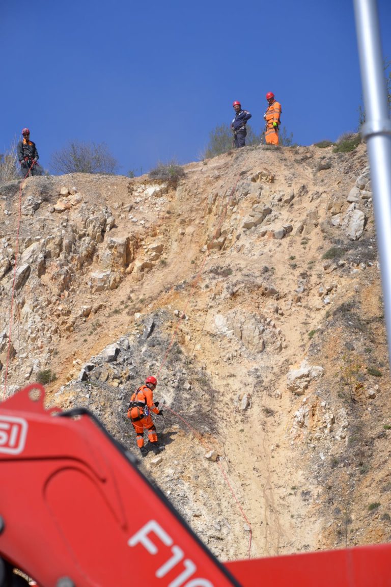 Съвместно учение на съставните части на Единната спасителна система в региона на Пловдив Съвместно учение на съставните части на Единната спасителна система в региона на Пловдив