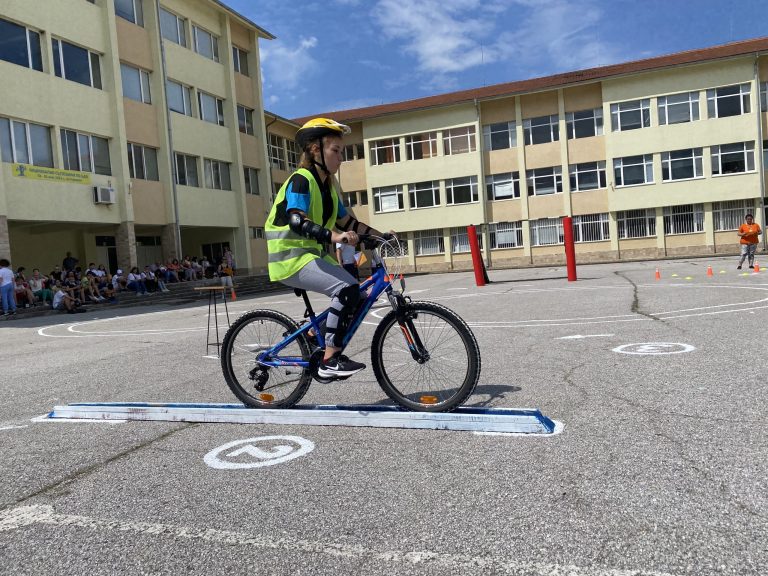 Безопасността на движението по пътищата през детските очи