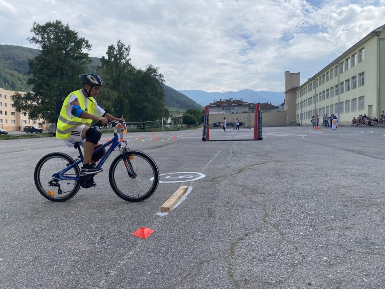 Безопасността на движението по пътищата през детските очи
