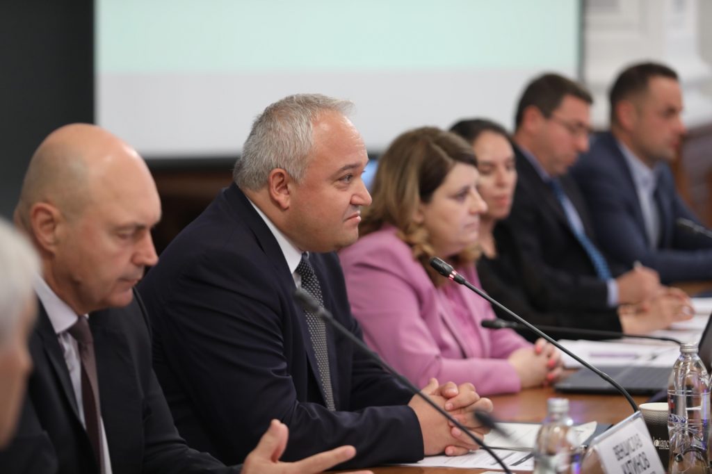 Държавата и неправителственият сектор набелязаха спешни мерки за намаляване на пътнотранспортния травматизъм в България