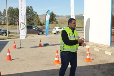 ДАБДП се включи в демонстрация с алко-очила в рамките на кампания "С бистър ум зад волана" ДАБДП се включи в демонстрация с алко-очила в рамките на кампания "С бистър ум зад волана"