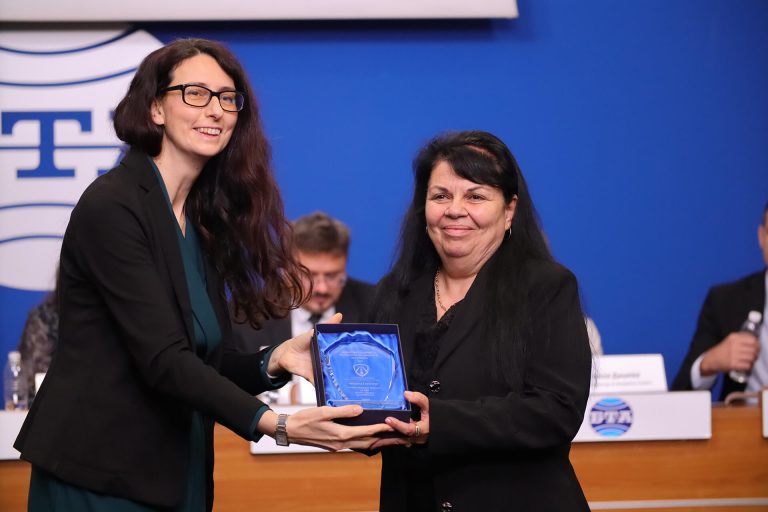 Първите годишни награди „Инициативи в подкрепа на безопасност на движението по пътищата“ показаха добрите примери на регионално и местно ниво Първите годишни награди „Инициативи в подкрепа на безопасност на движението по пътищата“ показаха добрите примери на регионално и местно ниво