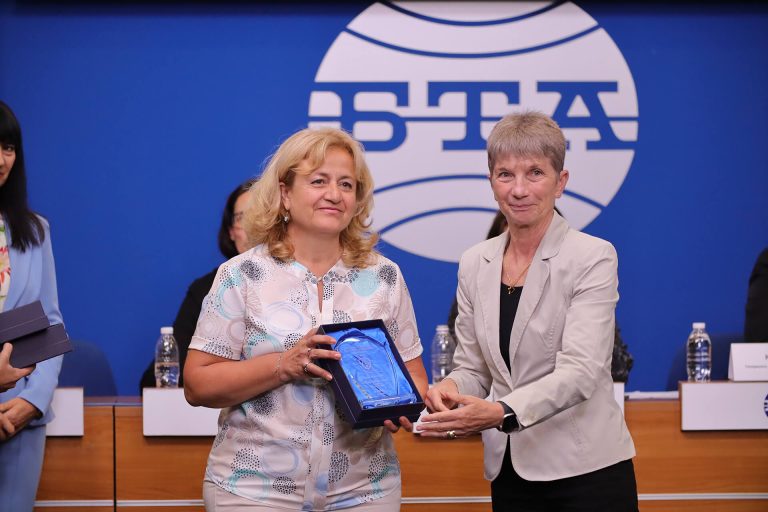 Първите годишни награди „Инициативи в подкрепа на безопасност на движението по пътищата“ показаха добрите примери на регионално и местно ниво Първите годишни награди „Инициативи в подкрепа на безопасност на движението по пътищата“ показаха добрите примери на регионално и местно ниво