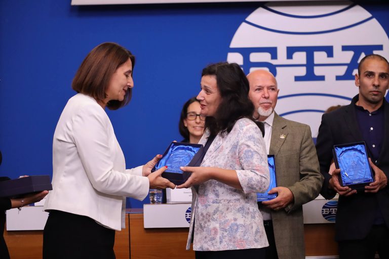 Първите годишни награди „Инициативи в подкрепа на безопасност на движението по пътищата“ показаха добрите примери на регионално и местно ниво Първите годишни награди „Инициативи в подкрепа на безопасност на движението по пътищата“ показаха добрите примери на регионално и местно ниво