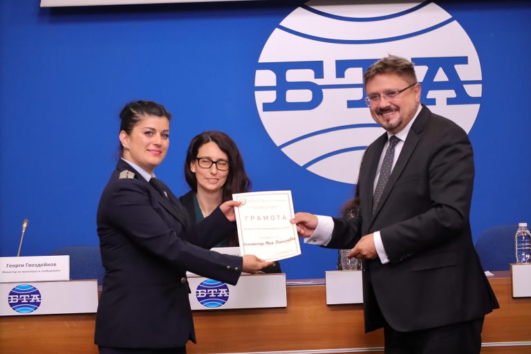 Първите годишни награди „Инициативи в подкрепа на безопасност на движението по пътищата“ показаха добрите примери на регионално и местно ниво Първите годишни награди „Инициативи в подкрепа на безопасност на движението по пътищата“ показаха добрите примери на регионално и местно ниво