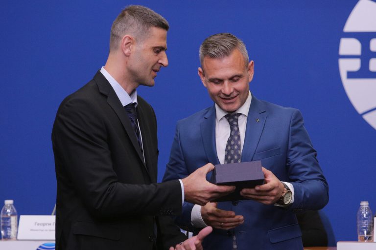 Първите годишни награди „Инициативи в подкрепа на безопасност на движението по пътищата“ показаха добрите примери на регионално и местно ниво Първите годишни награди „Инициативи в подкрепа на безопасност на движението по пътищата“ показаха добрите примери на регионално и местно ниво