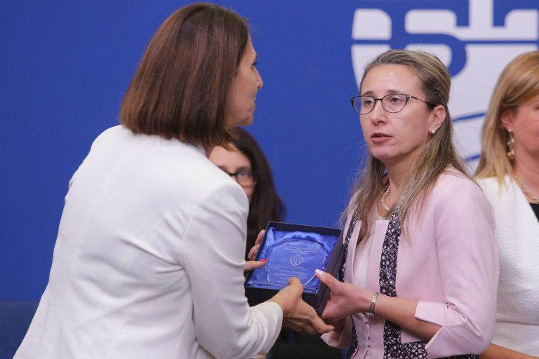 Първите годишни награди „Инициативи в подкрепа на безопасност на движението по пътищата“ показаха добрите примери на регионално и местно ниво Първите годишни награди „Инициативи в подкрепа на безопасност на движението по пътищата“ показаха добрите примери на регионално и местно ниво